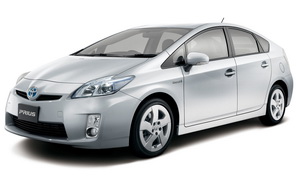 Замена топливного фильтра в моторном отсеке Toyota Prius
